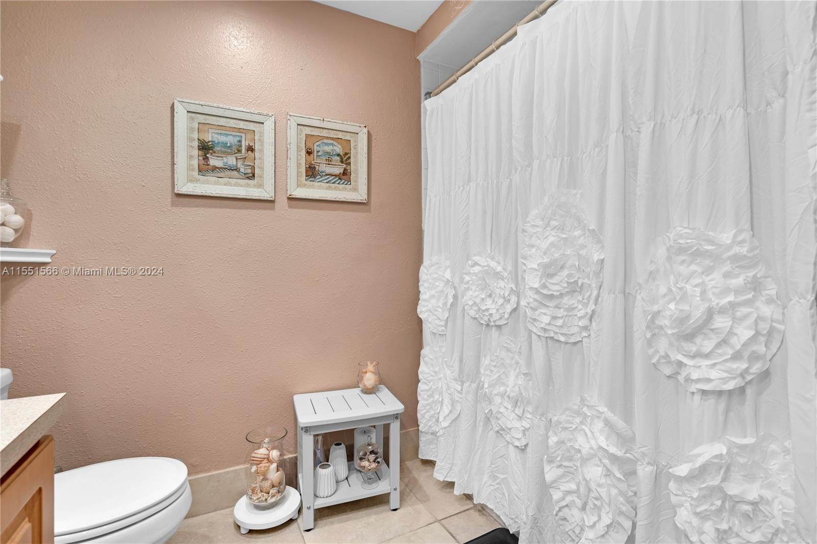 5400 77th Ct, Miami, FL, 33155 United States, 2 Bedrooms Bedrooms, ,1 BathroomBathrooms,Residential,For Sale,77th Ct,A11551566