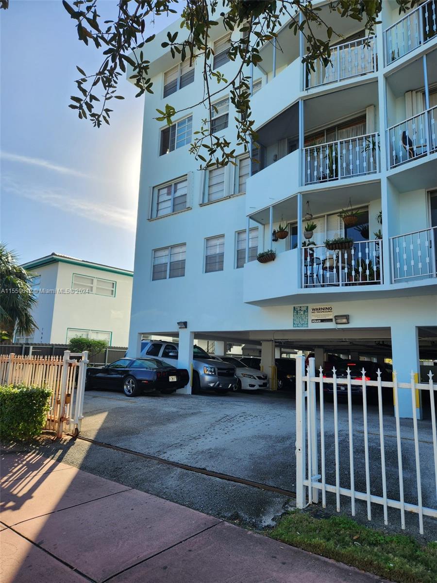 1990 Marseille Dr 201, Miami Beach, Florida 33141, 1 Bedroom Bedrooms, ,1 BathroomBathrooms,Residential,For Sale,1990 Marseille Dr 201,A11550612