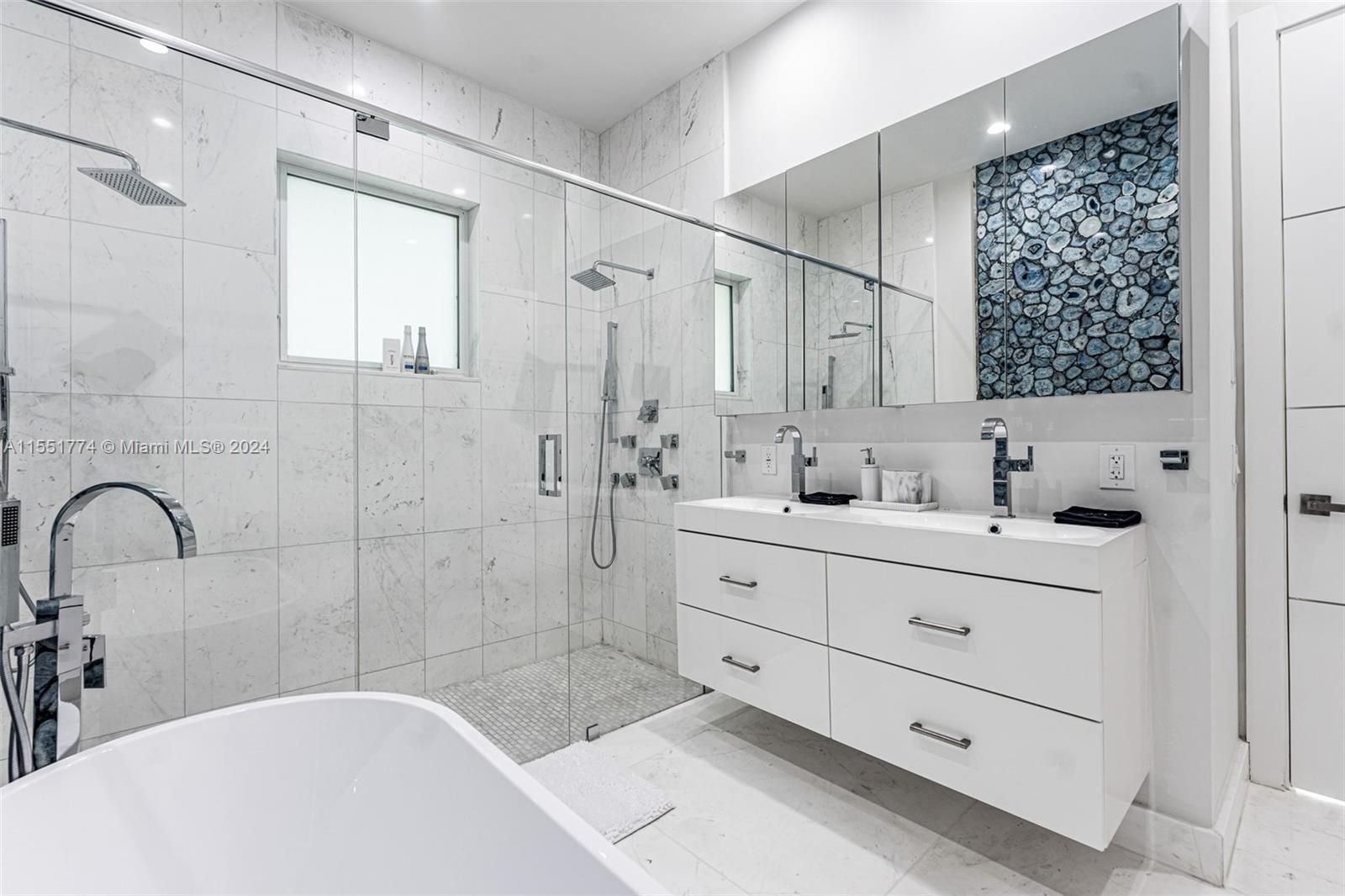 1090 NE 84th St, Miami, Florida 33138, 4 Bedrooms Bedrooms, ,5 BathroomsBathrooms,Residentiallease,For Rent,1090 NE 84th St,A11551774