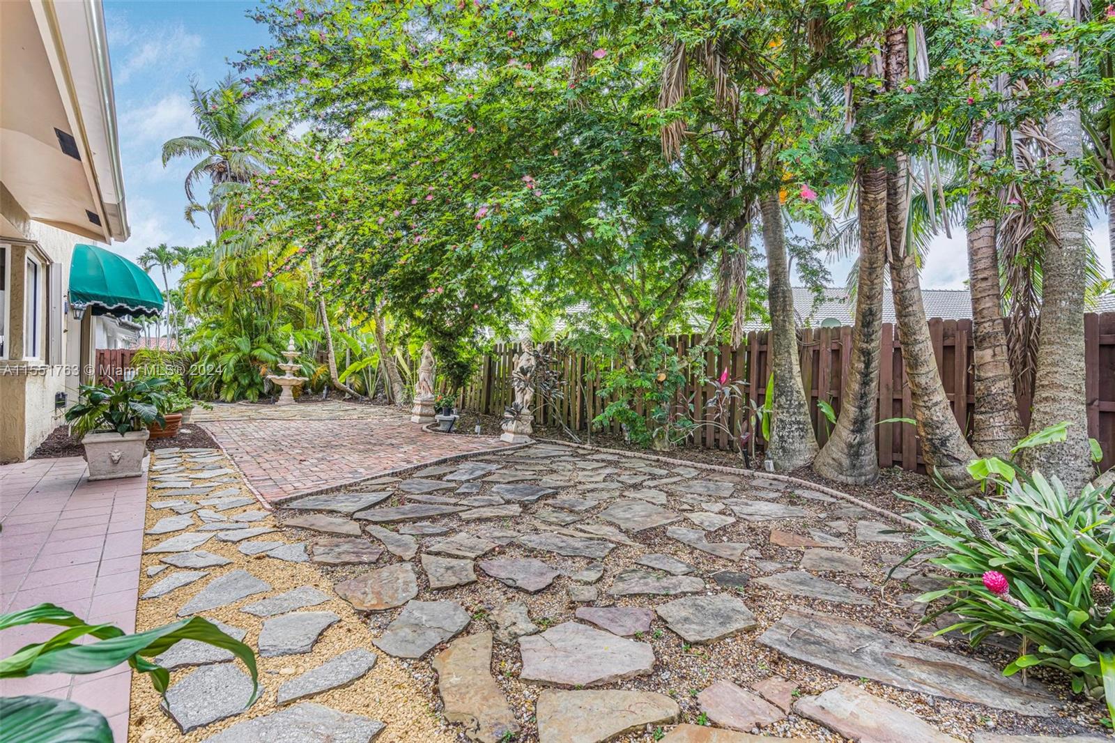 4270 SW 154th Pl, Miami, Florida 33185, 5 Bedrooms Bedrooms, ,4 BathroomsBathrooms,Residential,For Sale,4270 SW 154th Pl,A11551763