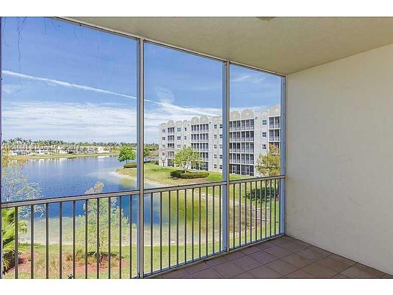 10720 NW 66th St 311, Doral, Florida 33178, 3 Bedrooms Bedrooms, ,2 BathroomsBathrooms,Residential,For Sale,10720 NW 66th St 311,A11551681