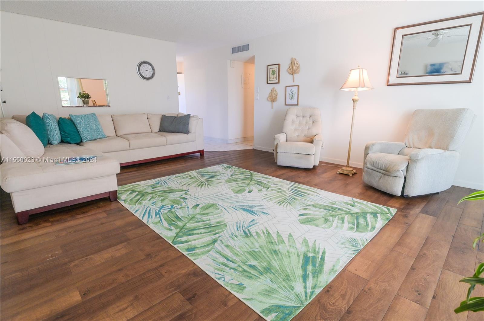 324 SE 10th St. 203, Dania Beach, Florida 33004, 2 Bedrooms Bedrooms, ,2 BathroomsBathrooms,Residential,For Sale,324 SE 10th St. 203,A11550023