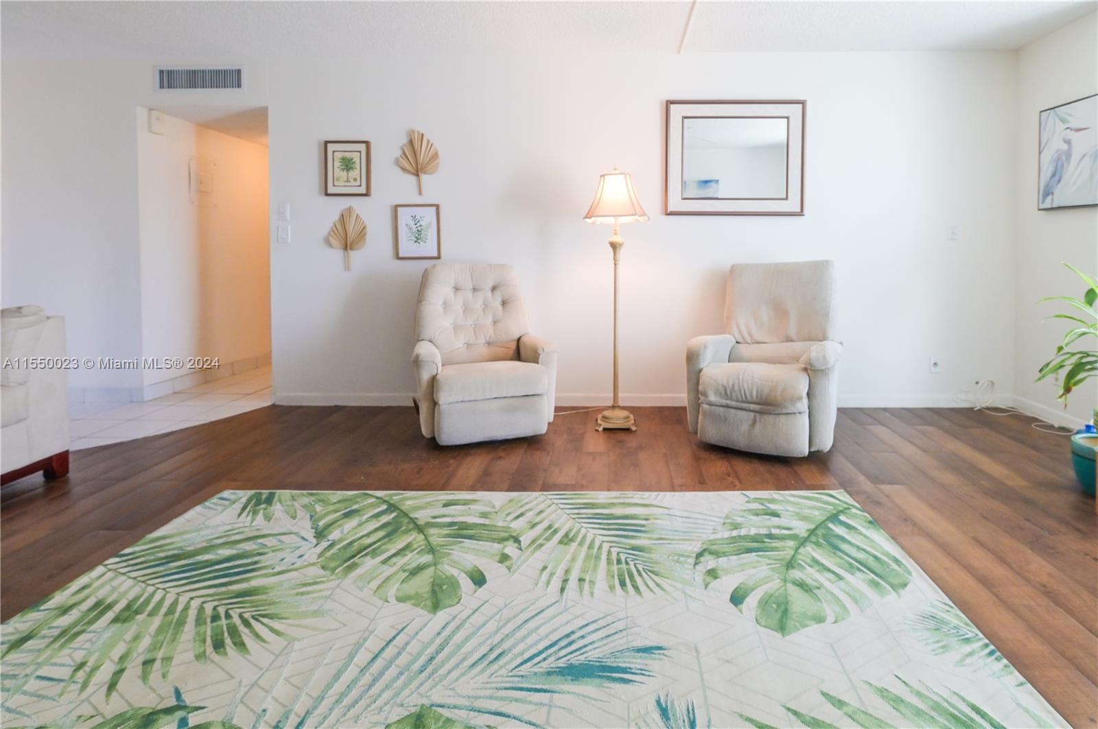 324 SE 10th St. 203, Dania Beach, Florida 33004, 2 Bedrooms Bedrooms, ,2 BathroomsBathrooms,Residential,For Sale,324 SE 10th St. 203,A11550023