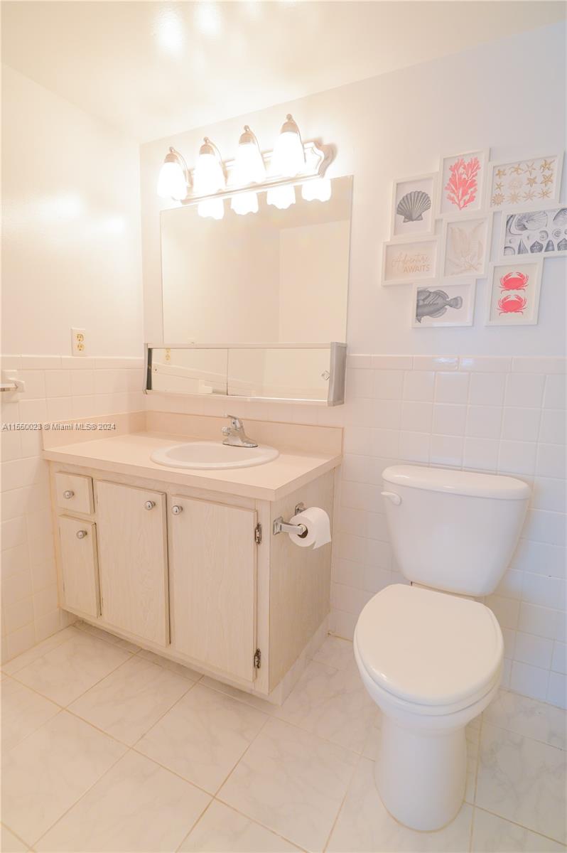 324 SE 10th St. 203, Dania Beach, Florida 33004, 2 Bedrooms Bedrooms, ,2 BathroomsBathrooms,Residential,For Sale,324 SE 10th St. 203,A11550023