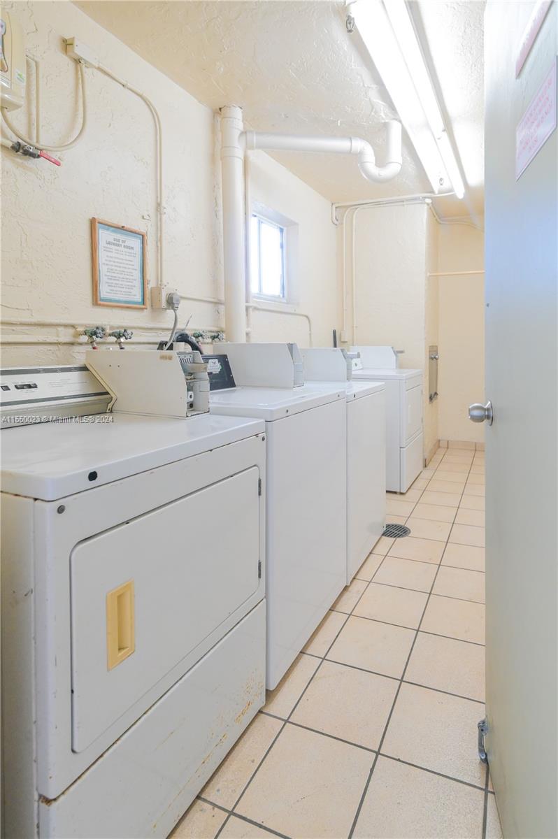 324 SE 10th St. 203, Dania Beach, Florida 33004, 2 Bedrooms Bedrooms, ,2 BathroomsBathrooms,Residential,For Sale,324 SE 10th St. 203,A11550023