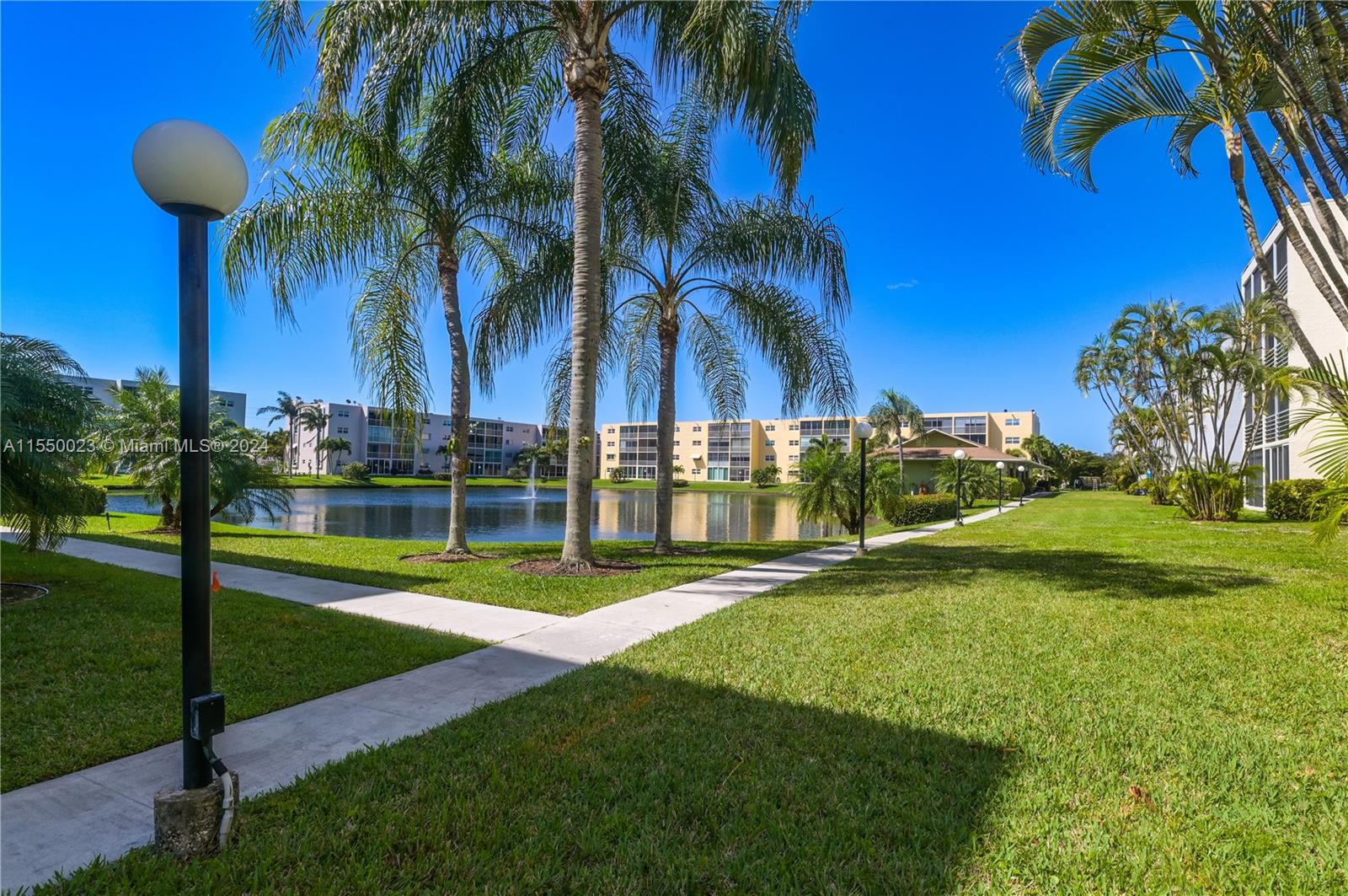 324 SE 10th St. 203, Dania Beach, Florida 33004, 2 Bedrooms Bedrooms, ,2 BathroomsBathrooms,Residential,For Sale,324 SE 10th St. 203,A11550023