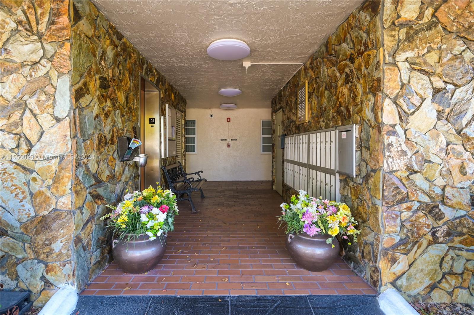 324 SE 10th St. 203, Dania Beach, Florida 33004, 2 Bedrooms Bedrooms, ,2 BathroomsBathrooms,Residential,For Sale,324 SE 10th St. 203,A11550023