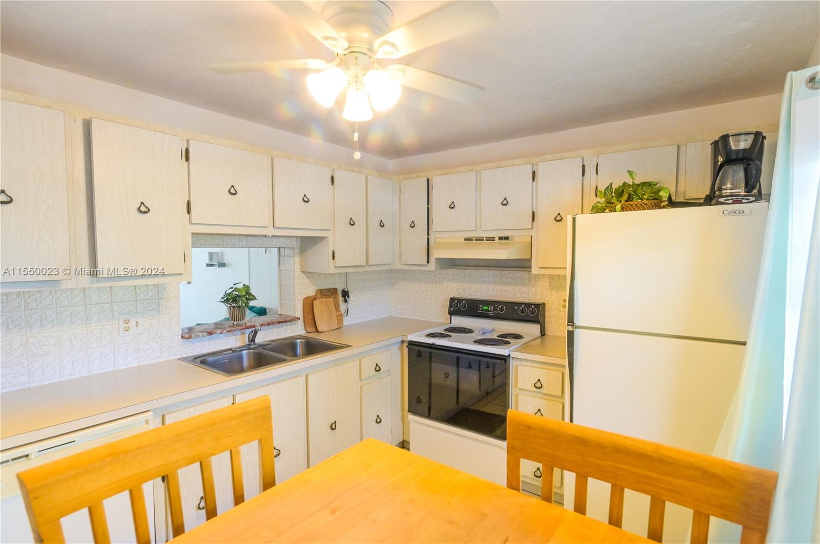 324 SE 10th St. 203, Dania Beach, Florida 33004, 2 Bedrooms Bedrooms, ,2 BathroomsBathrooms,Residential,For Sale,324 SE 10th St. 203,A11550023