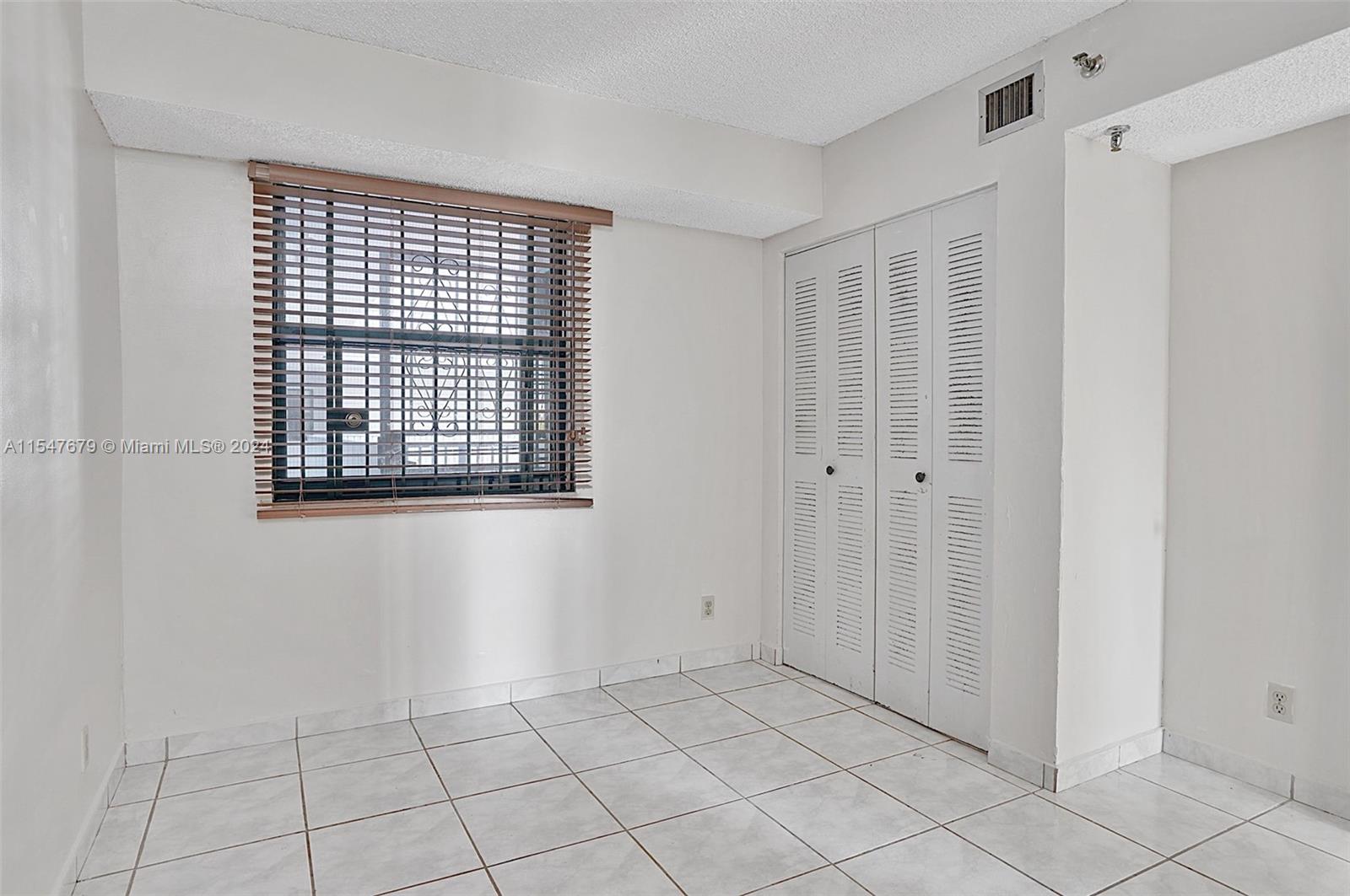 546 SW 1st St 504, Miami, Florida 33130, 2 Bedrooms Bedrooms, ,1 BathroomBathrooms,Residential,For Sale,546 SW 1st St 504,A11547679