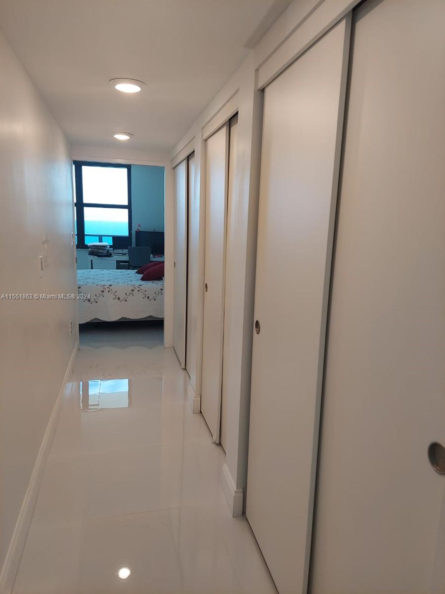 2301 S Ocean Dr 2402, Hollywood, Florida 33019, 1 Bedroom Bedrooms, 2 Rooms Rooms,1 BathroomBathrooms,Residential,For Sale,2301 S Ocean Dr 2402,A11551862