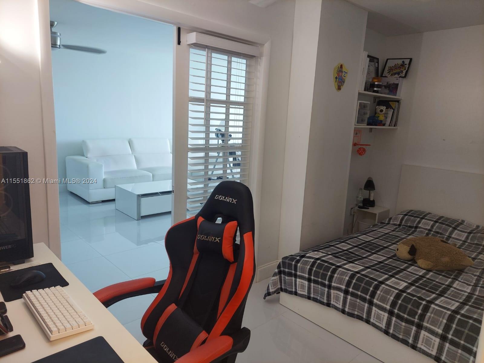 Second bedroom or office