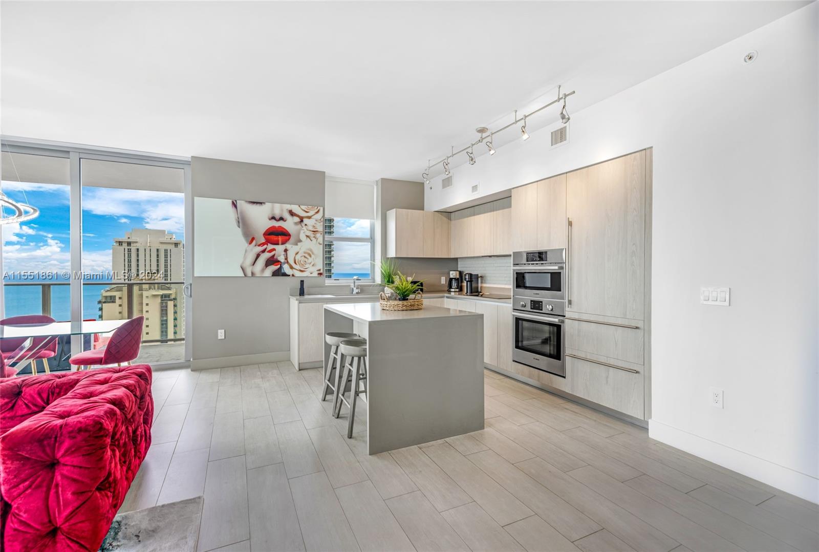 Hollywood, Florida 33019, 2 Bedrooms Bedrooms, ,2 BathroomsBathrooms,Residential,For Sale,A11551861