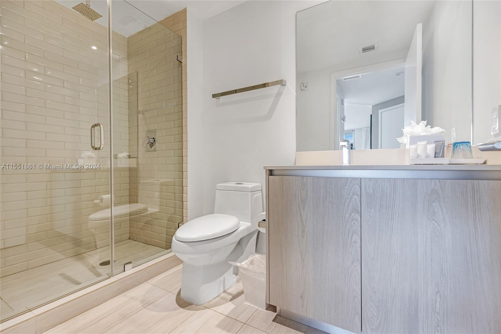 Hollywood, Florida 33019, 2 Bedrooms Bedrooms, ,2 BathroomsBathrooms,Residential,For Sale,A11551861