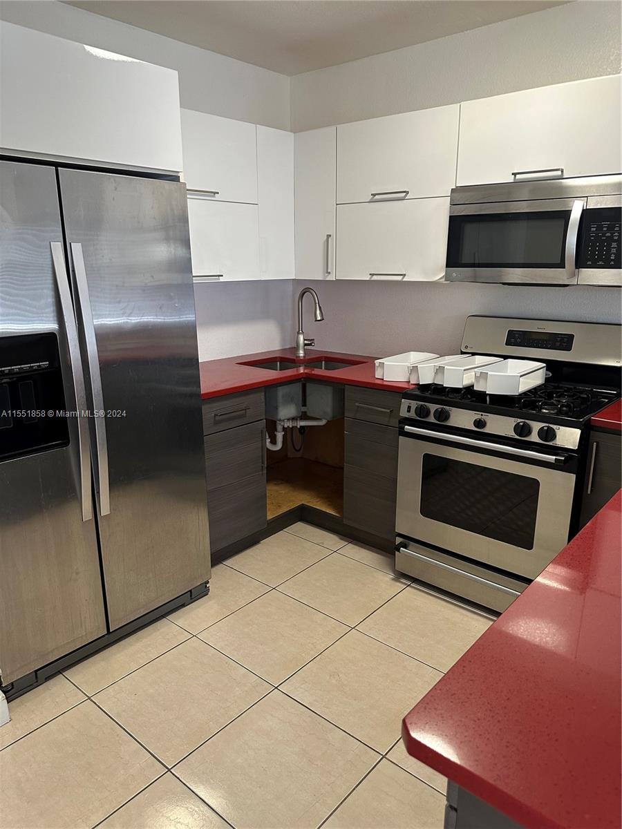 126 W 14th St, Hialeah, Florida 33010, ,Residentialincome,For Sale,126 W 14th St,A11551858