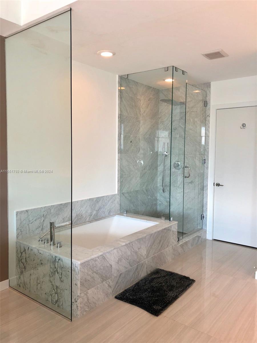 480 NE 31st St 702, Miami, Florida 33137, 1 Bedroom Bedrooms, ,2 BathroomsBathrooms,Residentiallease,For Rent,480 NE 31st St 702,A11551792