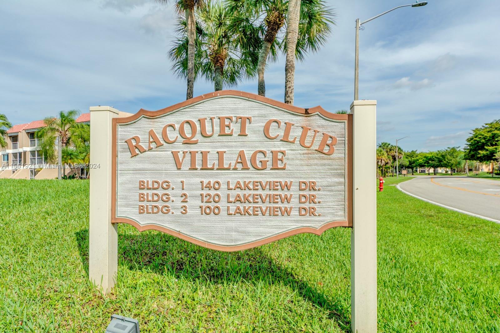 140 Lakeview Dr 301, Weston, Florida 33326, 2 Bedrooms Bedrooms, ,2 BathroomsBathrooms,Residential,For Sale,140 Lakeview Dr 301,A11551921