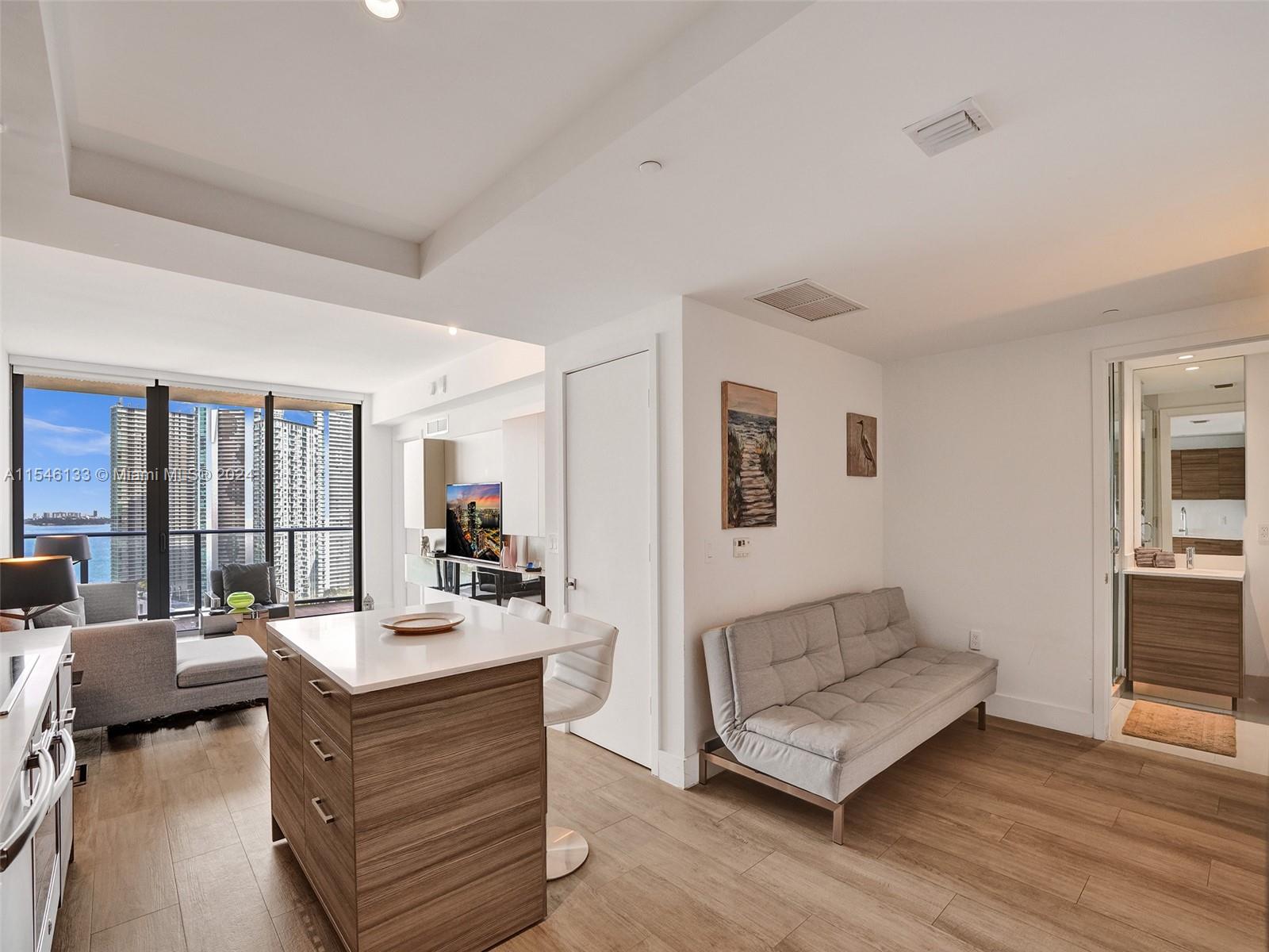 121 NE 34th St 2805, Miami, Florida 33137, 1 Bedroom Bedrooms, ,2 BathroomsBathrooms,Residentiallease,For Rent,121 NE 34th St 2805,A11546133