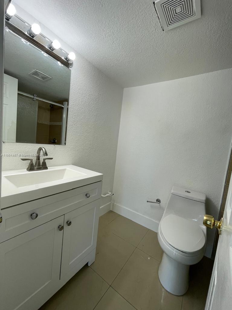 8005 W 6th Ave M, Hialeah, Florida 33014, 3 Bedrooms Bedrooms, ,2 BathroomsBathrooms,Residential,For Sale,8005 W 6th Ave M,A11551987