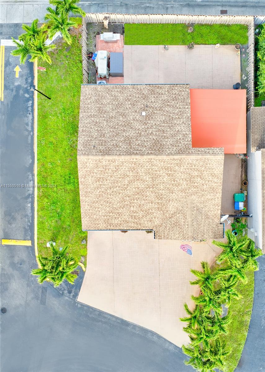 19909 NW 67th Ct, Hialeah, Florida 33015, 3 Bedrooms Bedrooms, 5 Rooms Rooms,2 BathroomsBathrooms,Residential,For Sale,19909 NW 67th Ct,A11550516