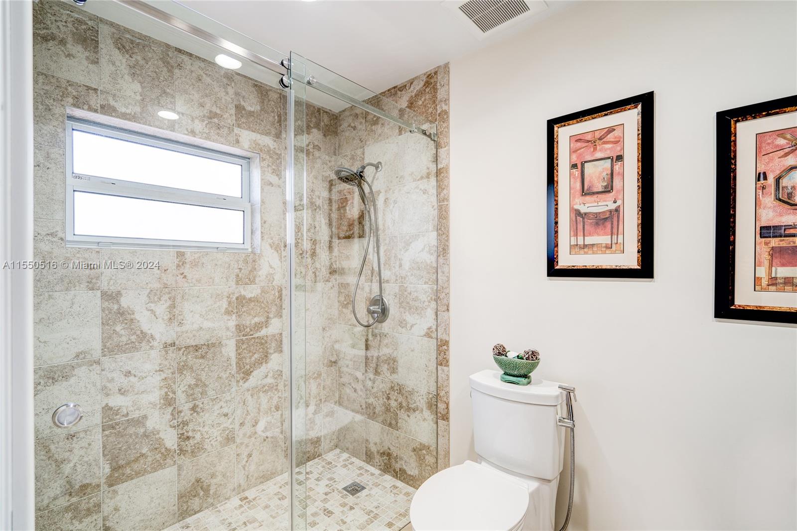 19909 NW 67th Ct, Hialeah, Florida 33015, 3 Bedrooms Bedrooms, 5 Rooms Rooms,2 BathroomsBathrooms,Residential,For Sale,19909 NW 67th Ct,A11550516