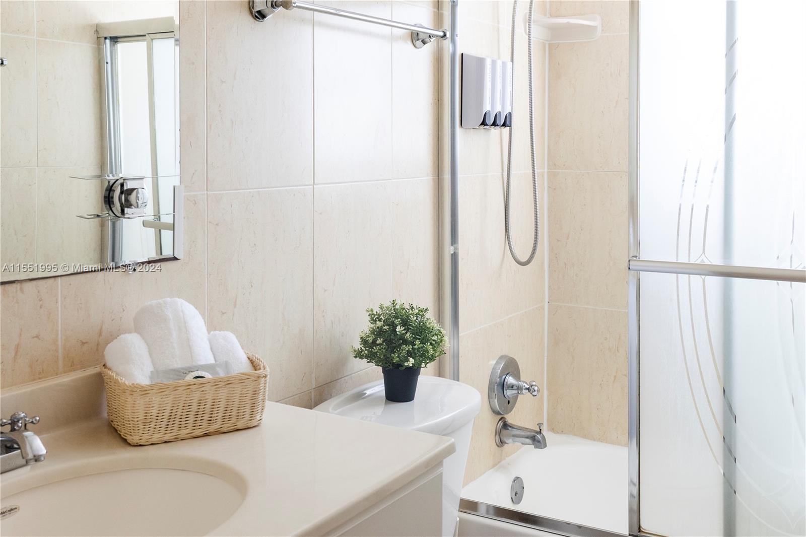 2565 NE 214th St, Miami, Florida 33180, 5 Bedrooms Bedrooms, ,2 BathroomsBathrooms,Residential,For Sale,2565 NE 214th St,A11551995