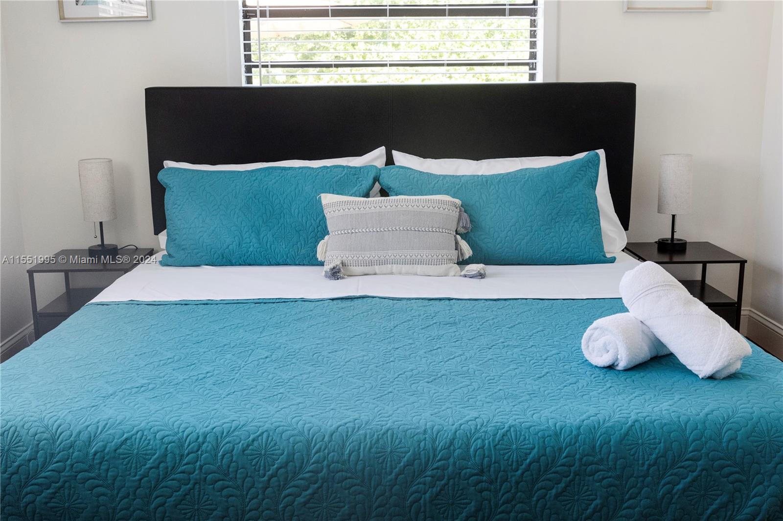 2565 NE 214th St, Miami, Florida 33180, 5 Bedrooms Bedrooms, ,2 BathroomsBathrooms,Residential,For Sale,2565 NE 214th St,A11551995