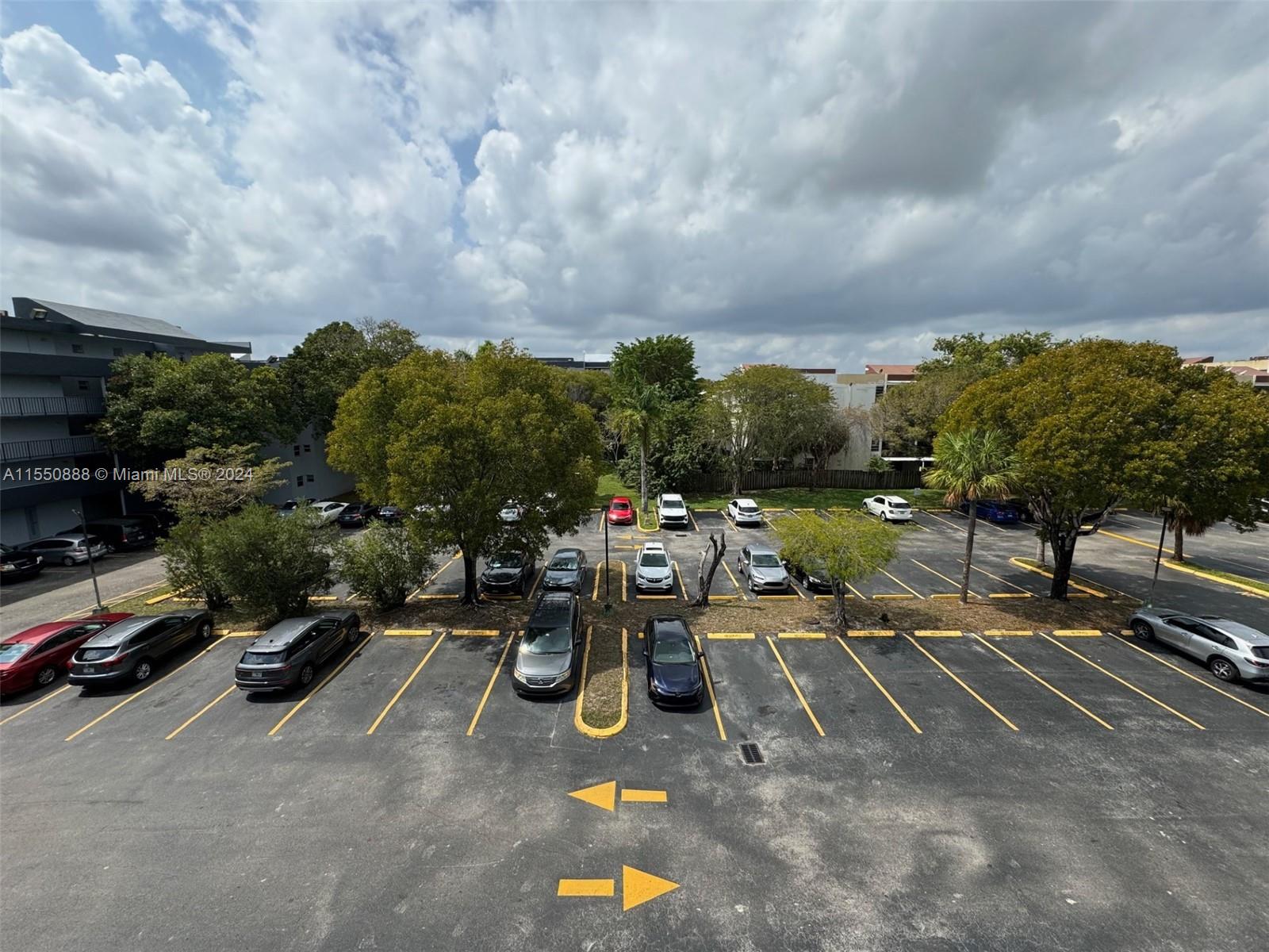 210 Fontainebleau Blvd 403, Miami, Florida 33172, 2 Bedrooms Bedrooms, ,1 BathroomBathrooms,Residential,For Sale,210 Fontainebleau Blvd 403,A11550888