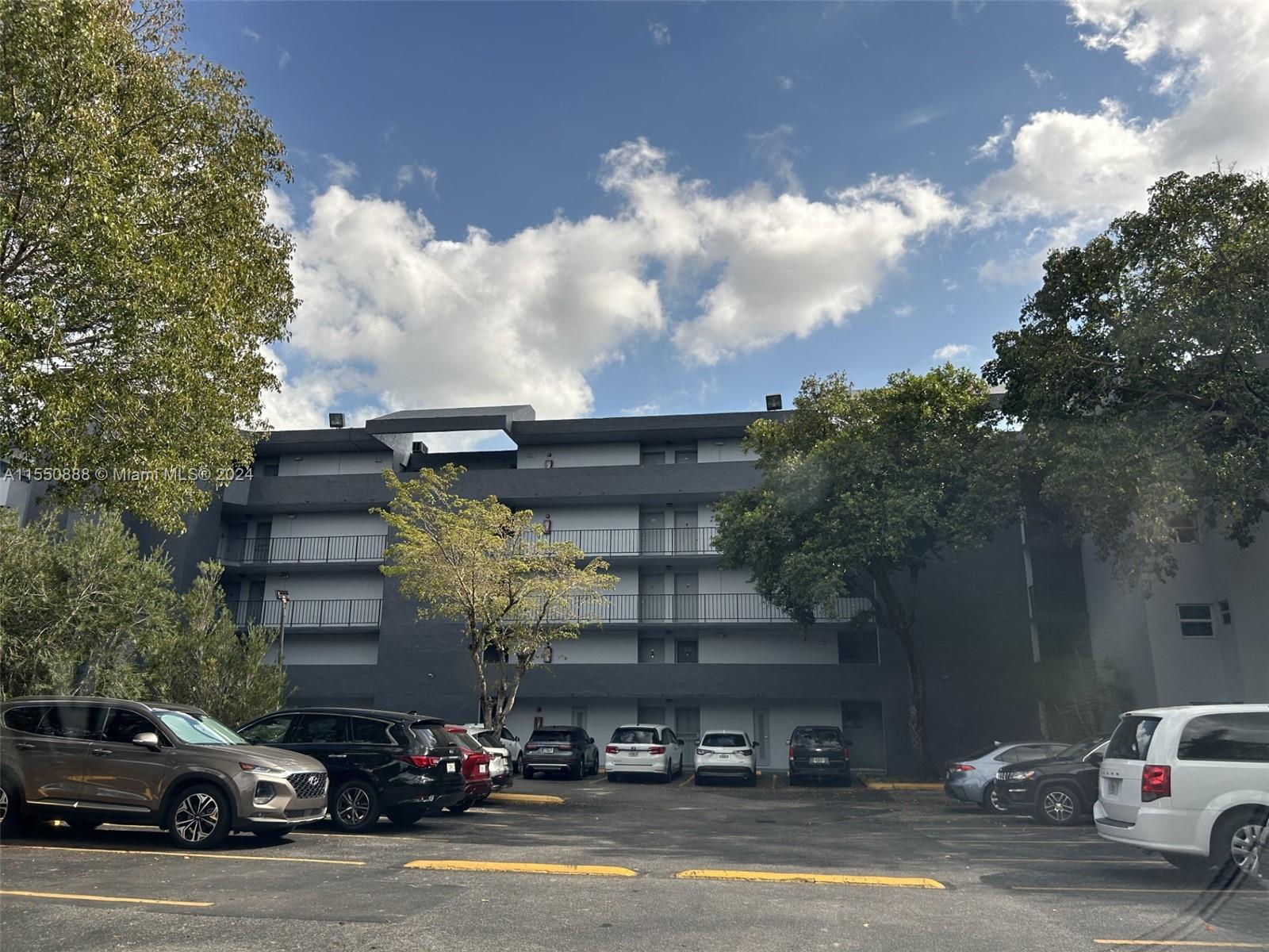 210 Fontainebleau Blvd 403, Miami, Florida 33172, 2 Bedrooms Bedrooms, ,1 BathroomBathrooms,Residential,For Sale,210 Fontainebleau Blvd 403,A11550888