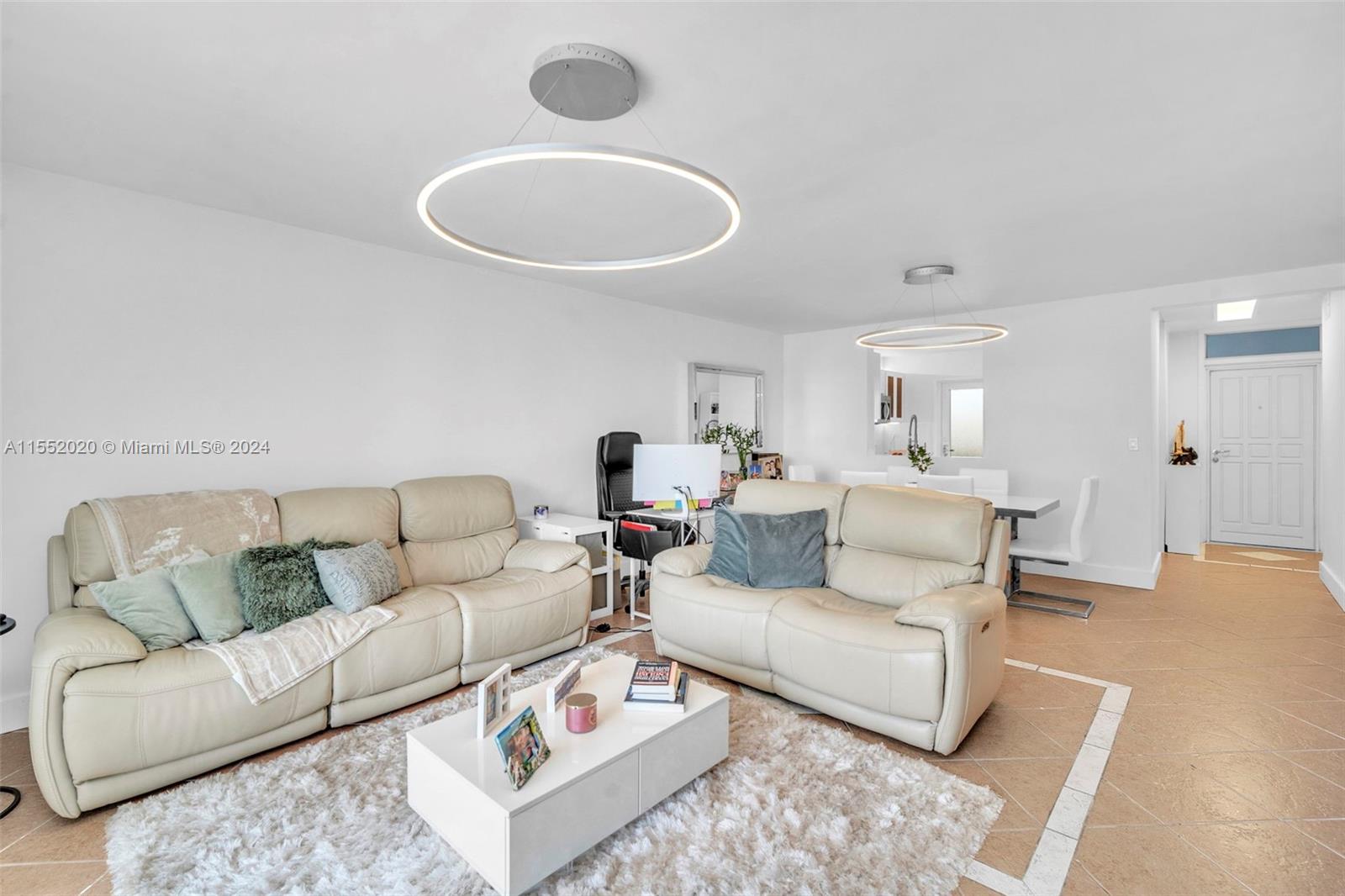 619 NE 14th Ave 401, Hallandale Beach, Florida 33009, 2 Bedrooms Bedrooms, ,2 BathroomsBathrooms,Residential,For Sale,619 NE 14th Ave 401,A11552020