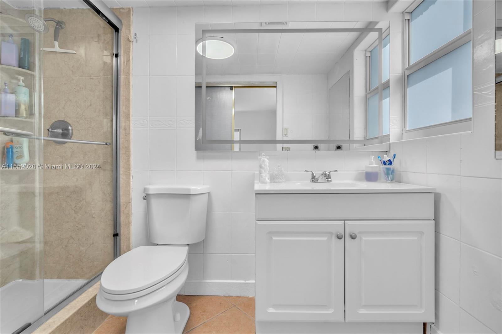 619 NE 14th Ave 401, Hallandale Beach, Florida 33009, 2 Bedrooms Bedrooms, ,2 BathroomsBathrooms,Residential,For Sale,619 NE 14th Ave 401,A11552020