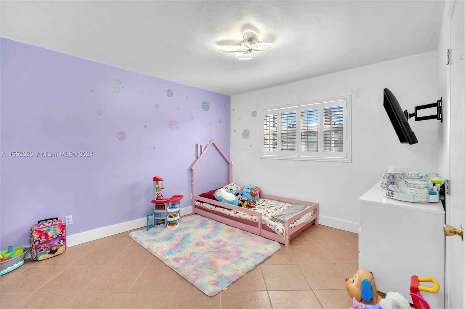 619 NE 14th Ave 401, Hallandale Beach, Florida 33009, 2 Bedrooms Bedrooms, ,2 BathroomsBathrooms,Residential,For Sale,619 NE 14th Ave 401,A11552020