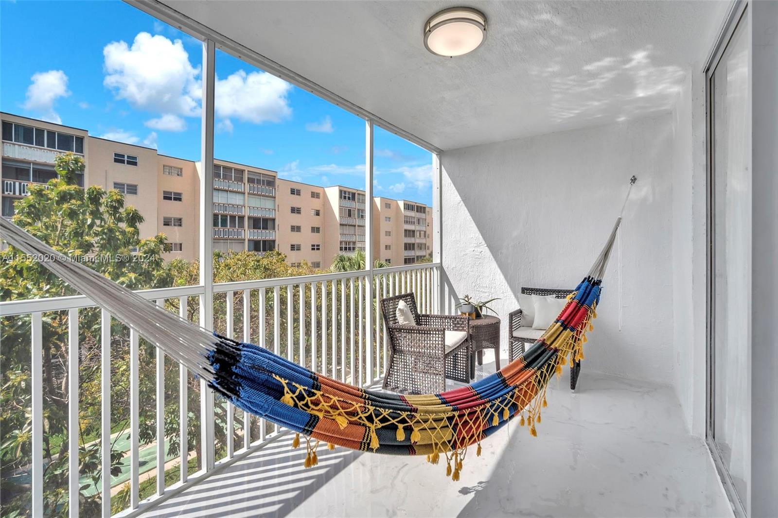 619 NE 14th Ave 401, Hallandale Beach, Florida 33009, 2 Bedrooms Bedrooms, ,2 BathroomsBathrooms,Residential,For Sale,619 NE 14th Ave 401,A11552020