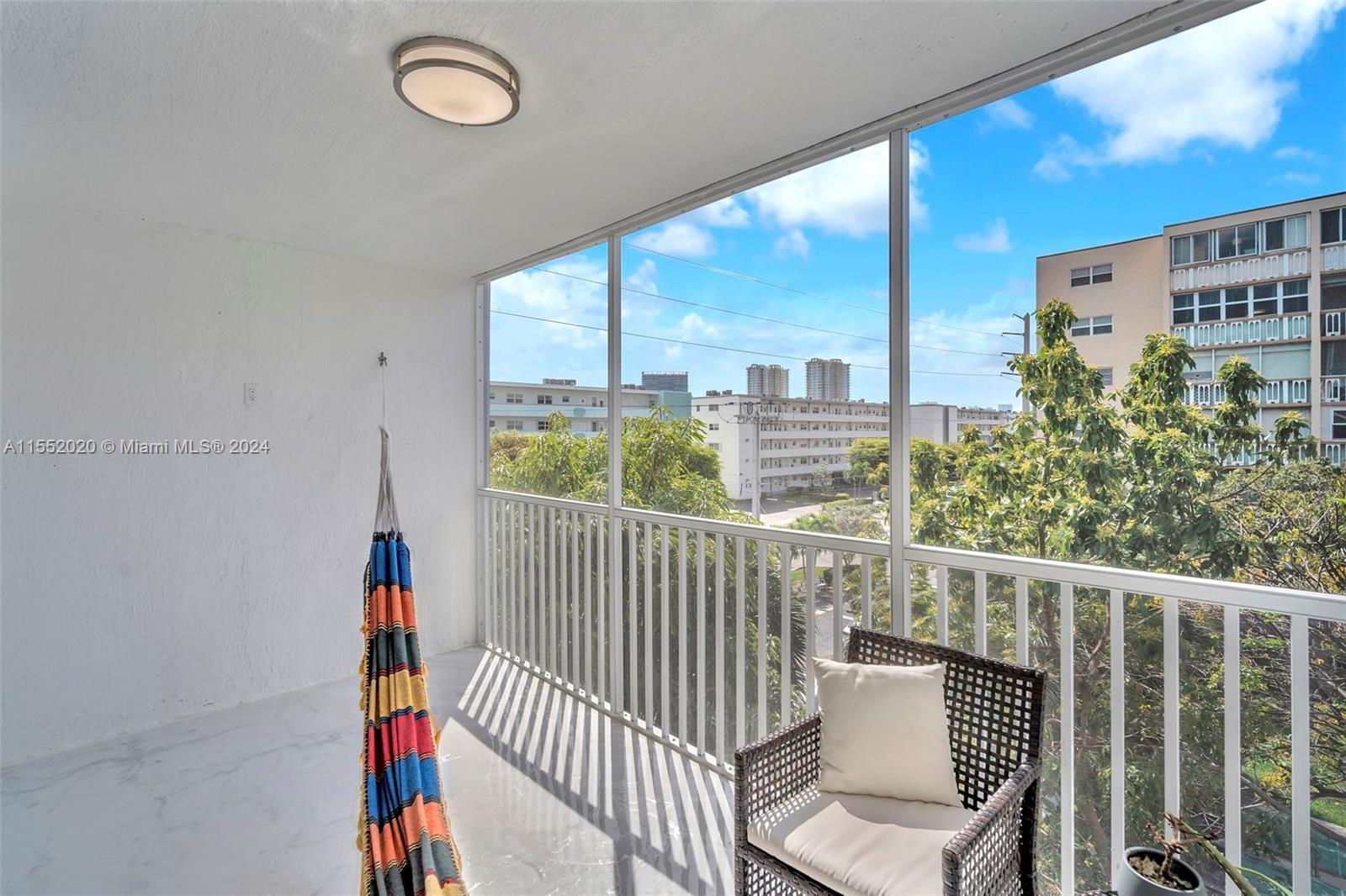 619 NE 14th Ave 401, Hallandale Beach, Florida 33009, 2 Bedrooms Bedrooms, ,2 BathroomsBathrooms,Residential,For Sale,619 NE 14th Ave 401,A11552020