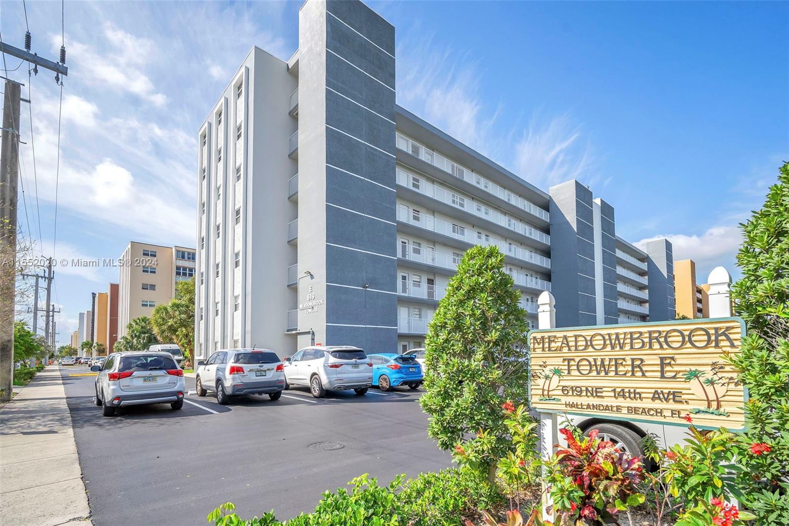 619 NE 14th Ave 401, Hallandale Beach, Florida 33009, 2 Bedrooms Bedrooms, ,2 BathroomsBathrooms,Residential,For Sale,619 NE 14th Ave 401,A11552020