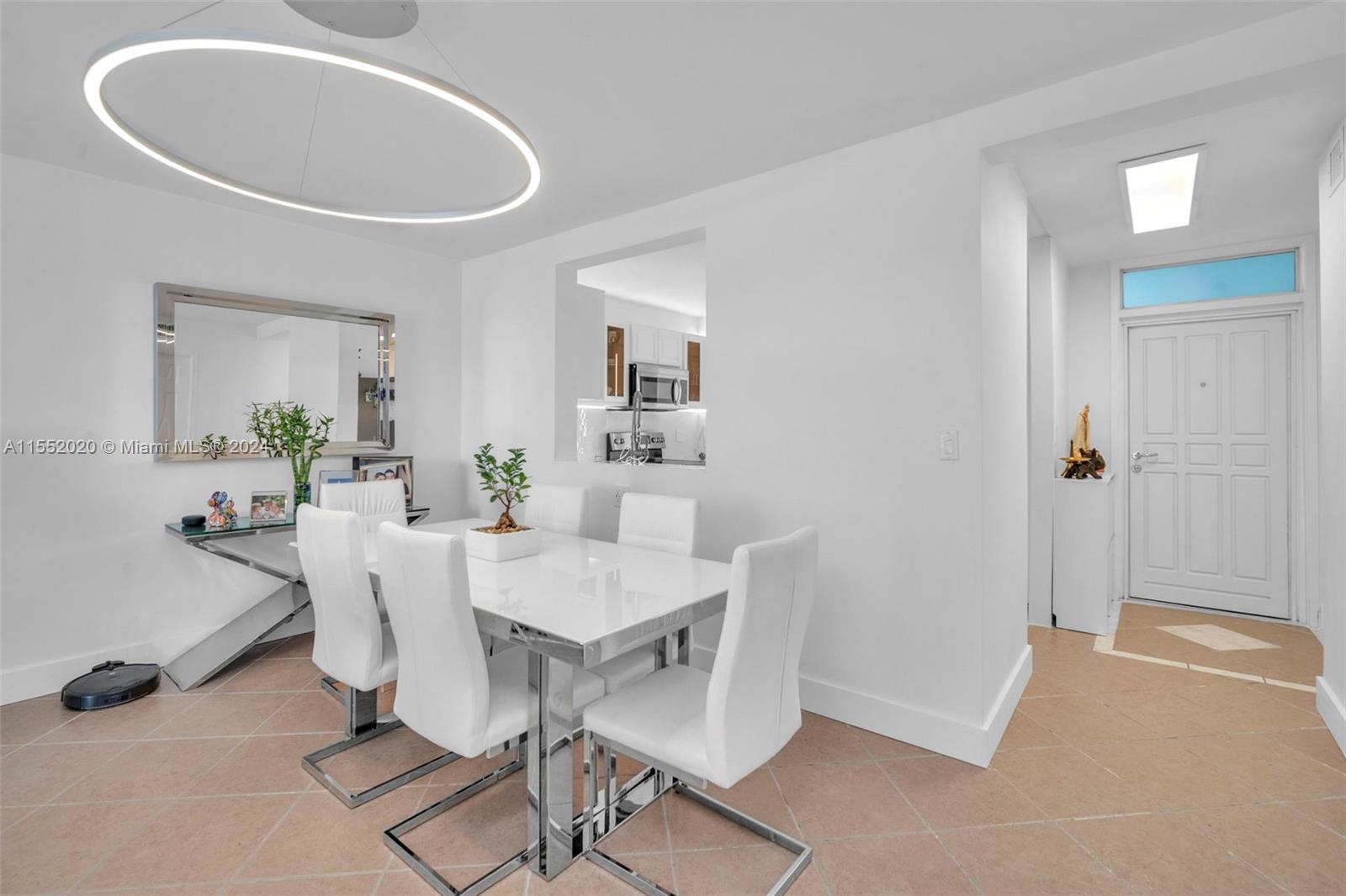 619 NE 14th Ave 401, Hallandale Beach, Florida 33009, 2 Bedrooms Bedrooms, ,2 BathroomsBathrooms,Residential,For Sale,619 NE 14th Ave 401,A11552020