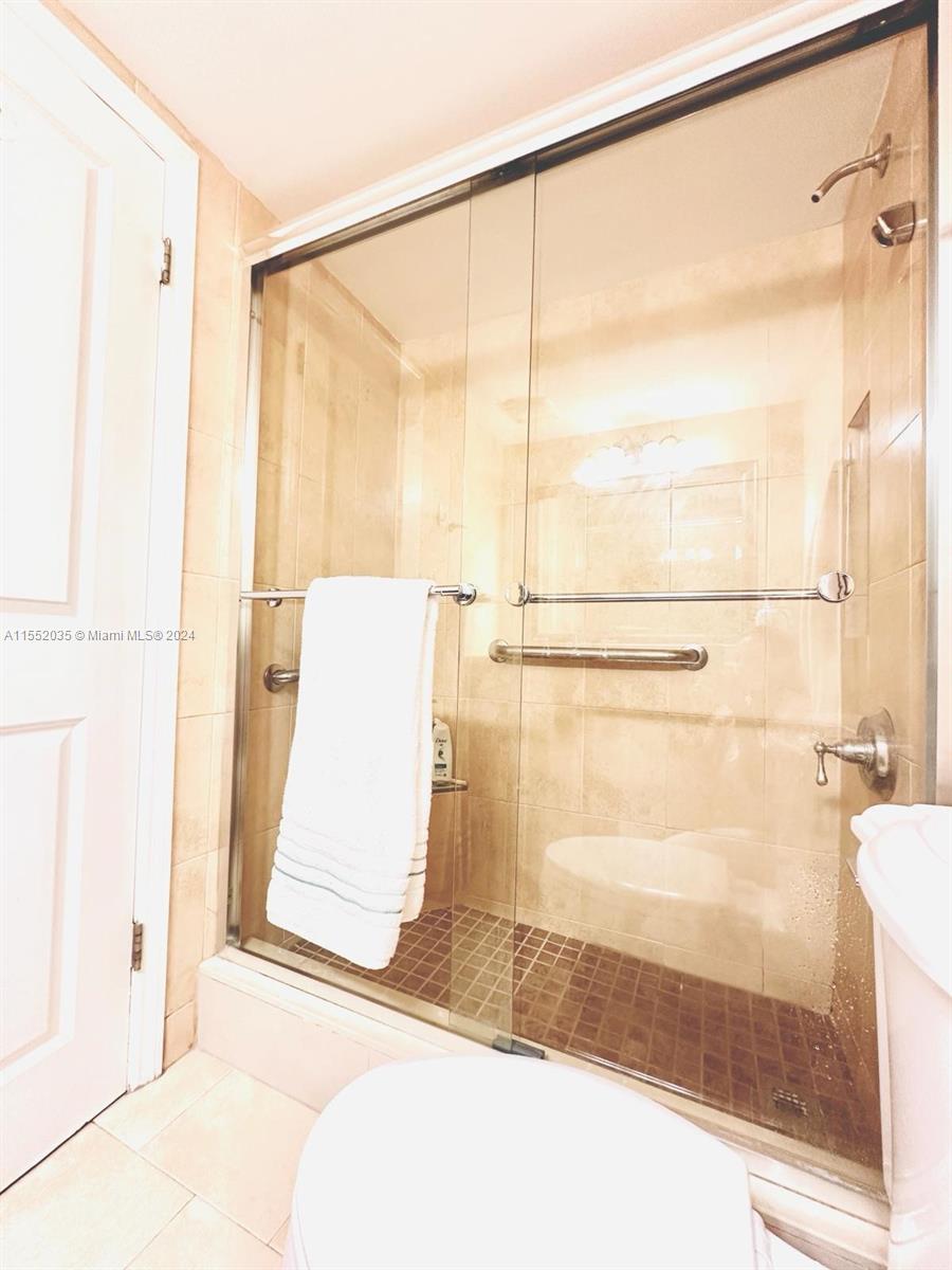 2655 Collins Ave 410, Miami Beach, Florida 33140, 2 Bedrooms Bedrooms, ,1 BathroomBathrooms,Residential,For Sale,2655 Collins Ave 410,A11552035