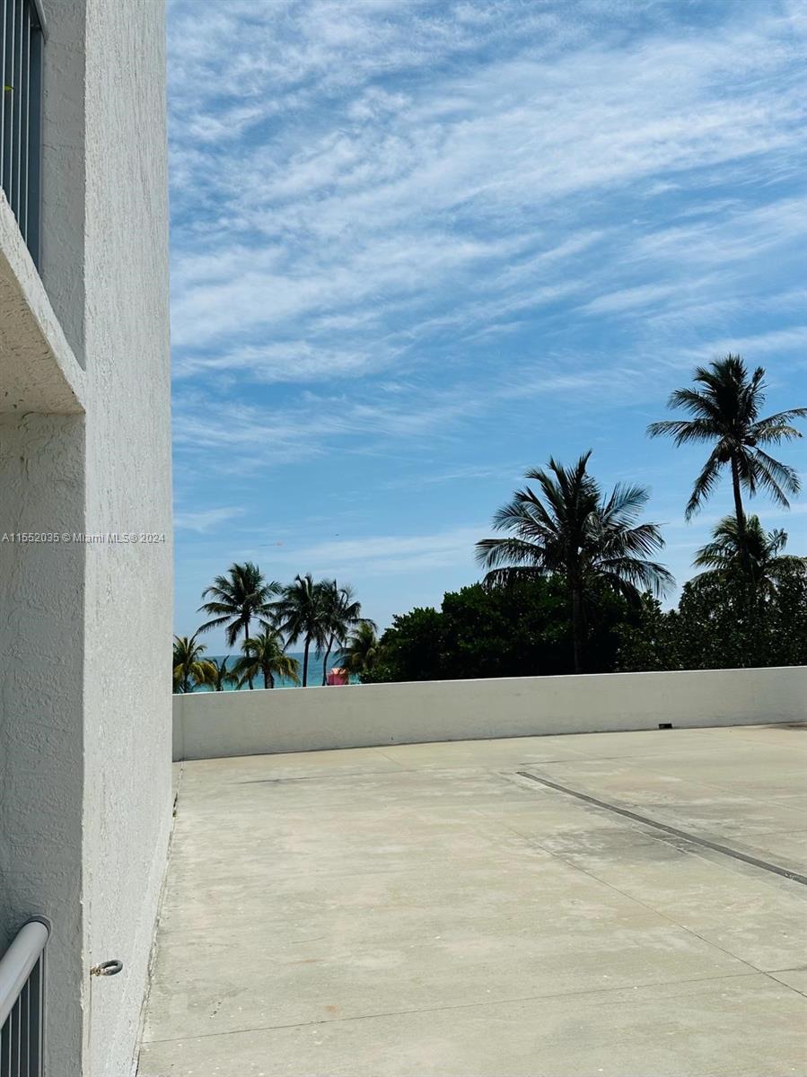 2655 Collins Ave 410, Miami Beach, Florida 33140, 2 Bedrooms Bedrooms, ,1 BathroomBathrooms,Residential,For Sale,2655 Collins Ave 410,A11552035