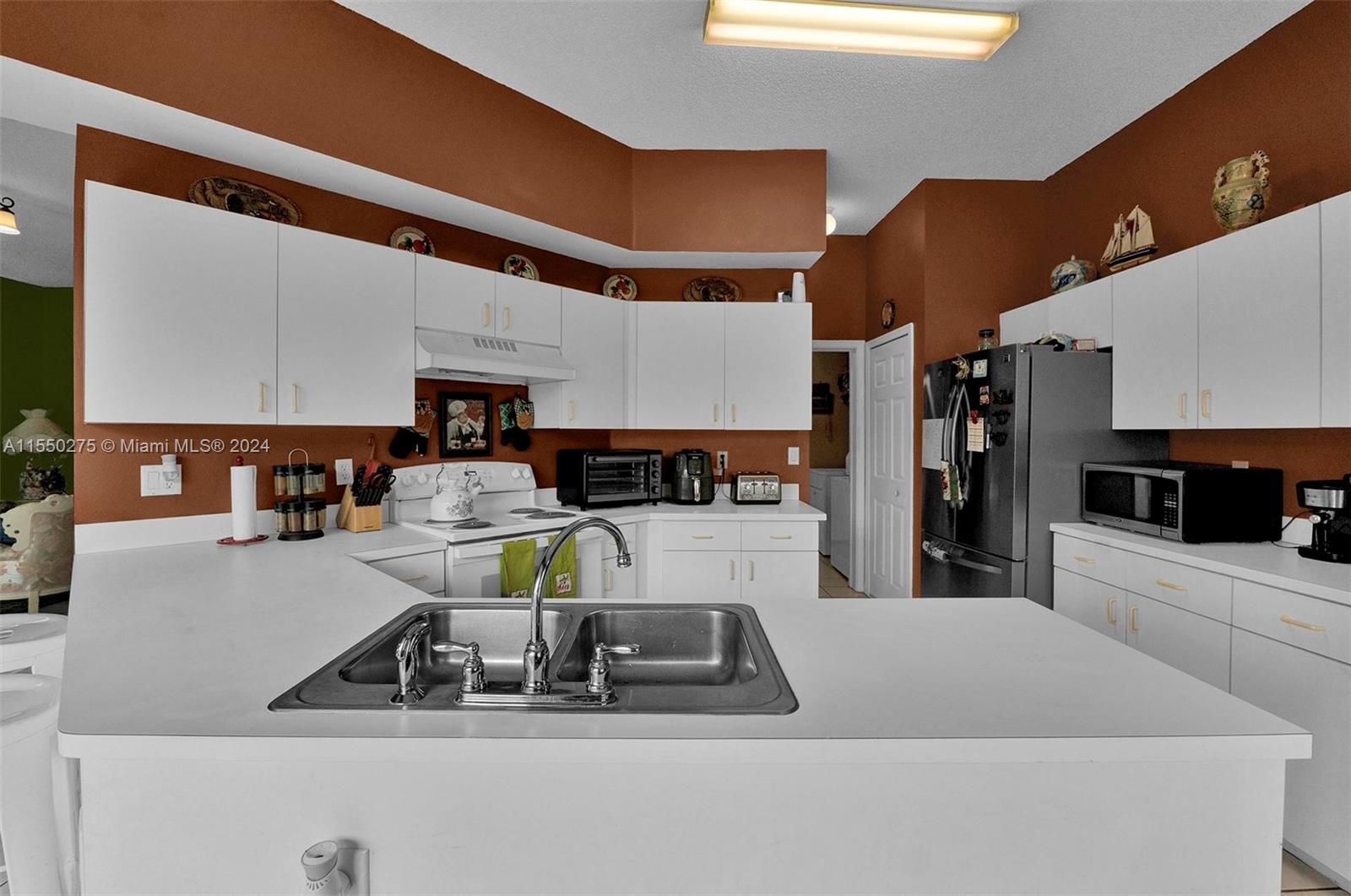 2660 SE 4th Pl, Homestead, Florida 33033, 3 Bedrooms Bedrooms, ,2 BathroomsBathrooms,Residential,For Sale,2660 SE 4th Pl,A11550275