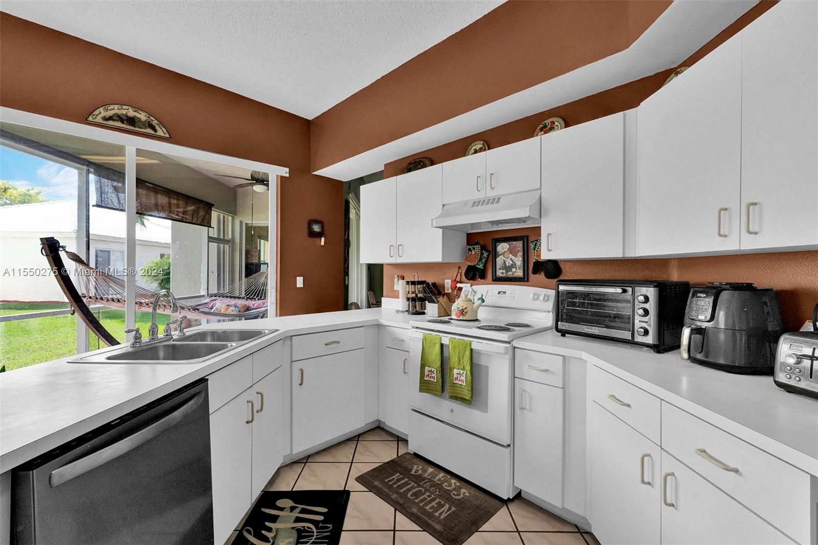 2660 SE 4th Pl, Homestead, Florida 33033, 3 Bedrooms Bedrooms, ,2 BathroomsBathrooms,Residential,For Sale,2660 SE 4th Pl,A11550275