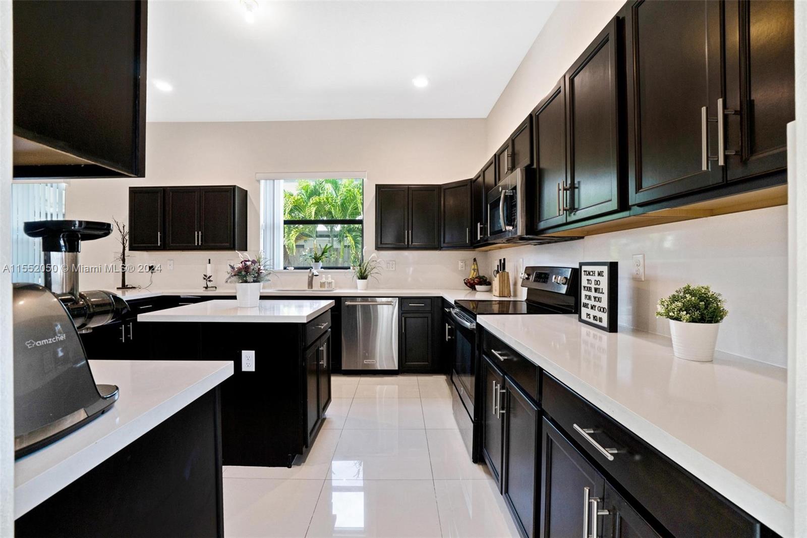 11761 SW 251st St, Homestead, Florida 33032, 4 Bedrooms Bedrooms, ,4 BathroomsBathrooms,Residential,For Sale,11761 SW 251st St,A11552050