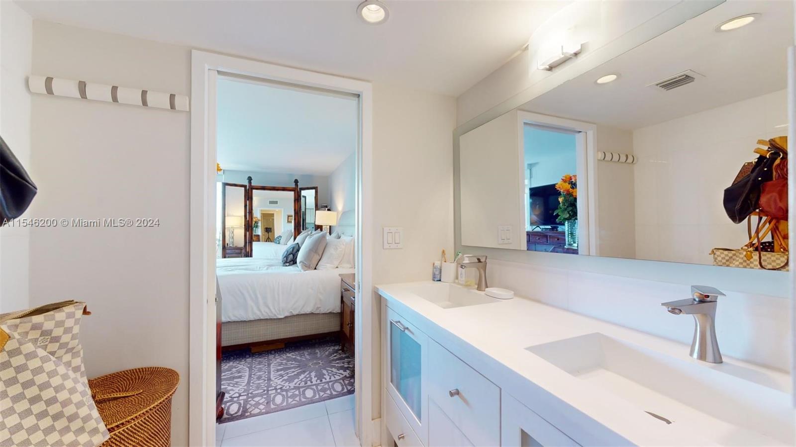 3625 N Country Club Dr 2606, Aventura, Florida 33180, 2 Bedrooms Bedrooms, ,2 BathroomsBathrooms,Residential,For Sale,3625 N Country Club Dr 2606,A11546200