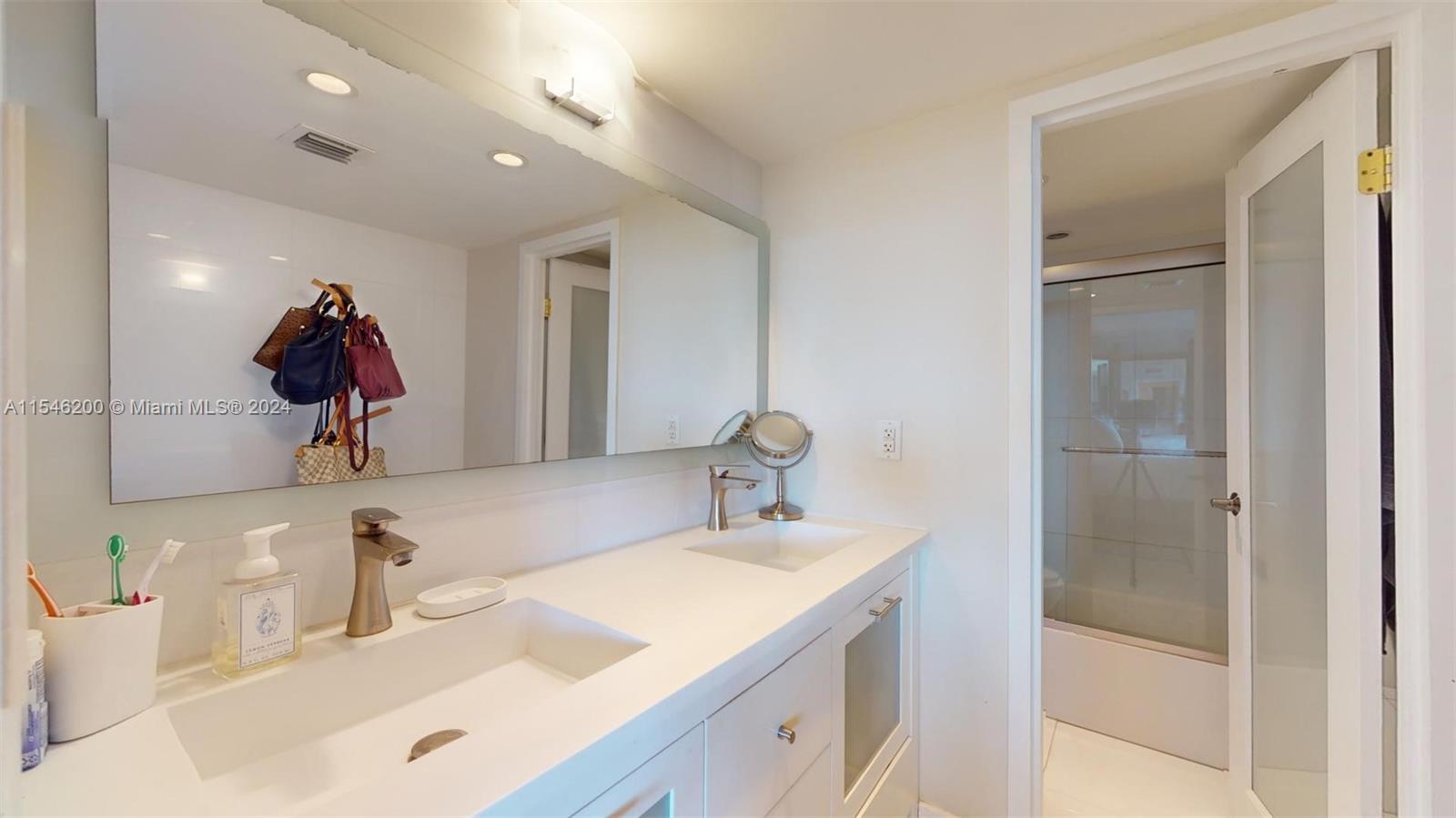 3625 N Country Club Dr 2606, Aventura, Florida 33180, 2 Bedrooms Bedrooms, ,2 BathroomsBathrooms,Residential,For Sale,3625 N Country Club Dr 2606,A11546200