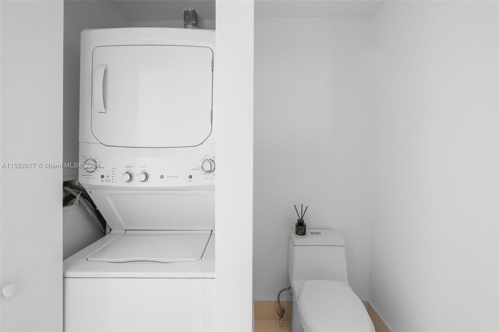 650 NE 32nd St 1708, Miami, Florida 33137, 1 Bedroom Bedrooms, ,1 BathroomBathrooms,Residential,For Sale,650 NE 32nd St 1708,A11552017