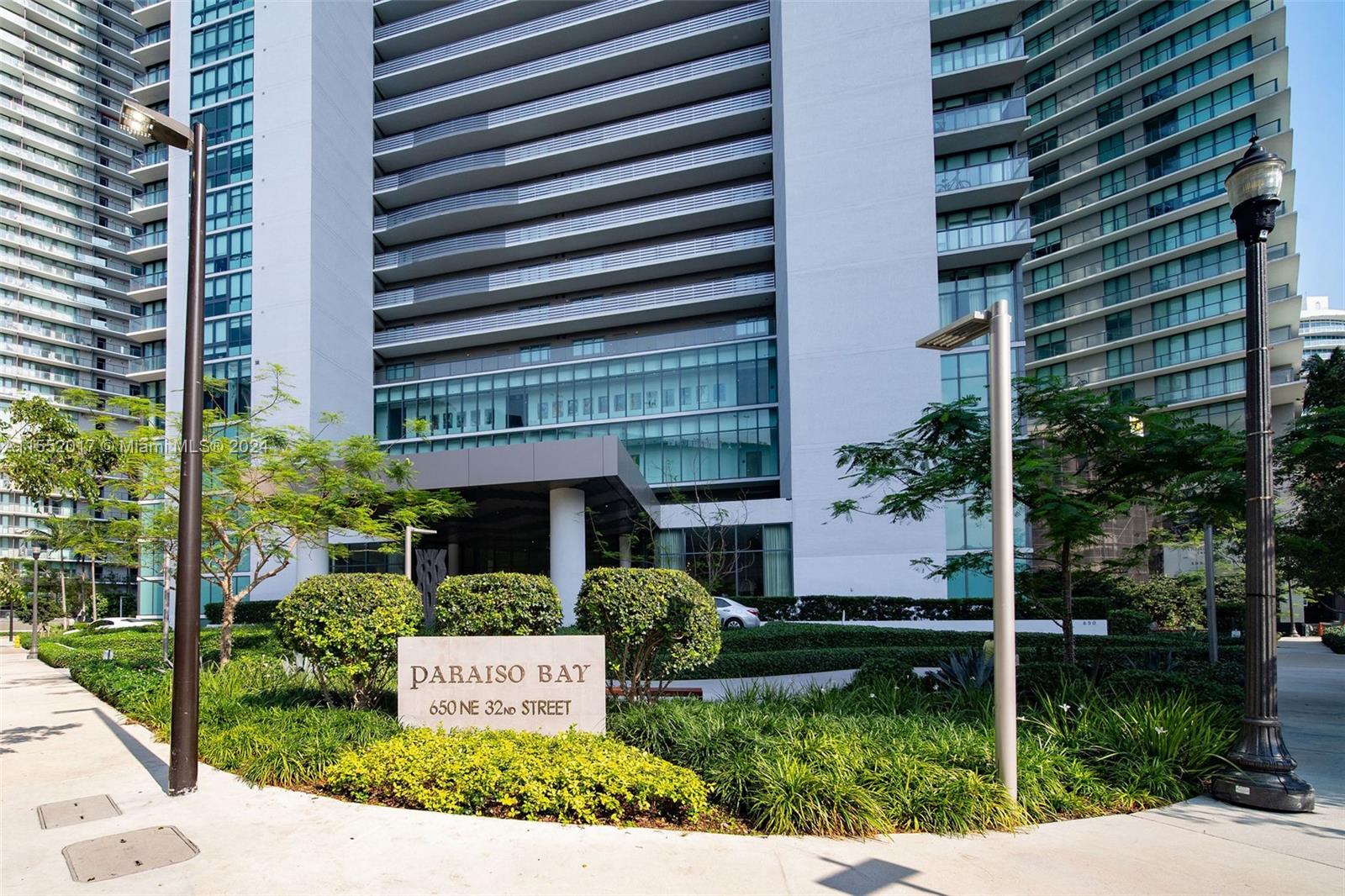 650 NE 32nd St 1708, Miami, Florida 33137, 1 Bedroom Bedrooms, ,1 BathroomBathrooms,Residential,For Sale,650 NE 32nd St 1708,A11552017