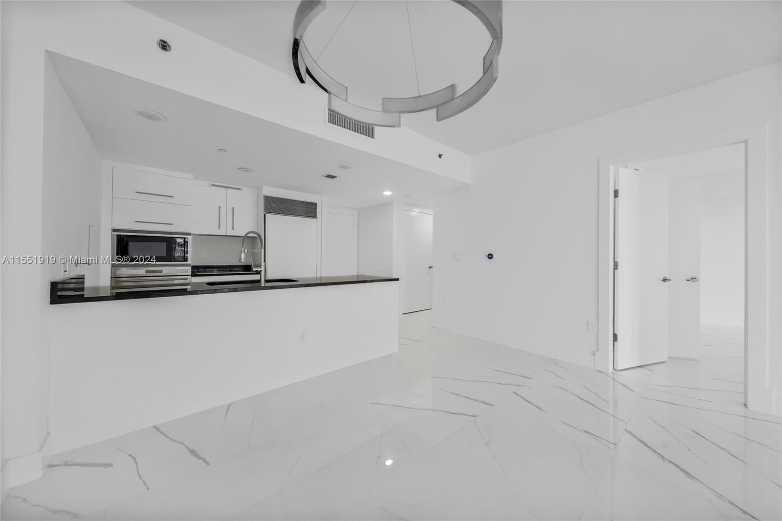 475 Brickell Ave 4811, Miami, Florida 33131, 1 Bedroom Bedrooms, ,1 BathroomBathrooms,Residential,For Sale,475 Brickell Ave 4811,A11551919