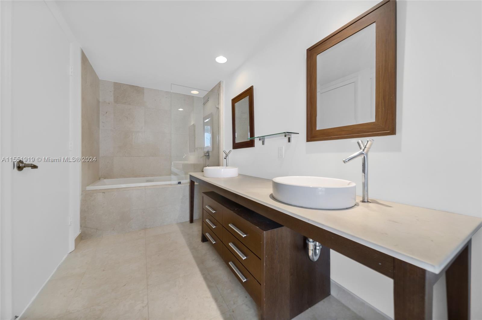 475 Brickell Ave 4811, Miami, Florida 33131, 1 Bedroom Bedrooms, ,1 BathroomBathrooms,Residential,For Sale,475 Brickell Ave 4811,A11551919