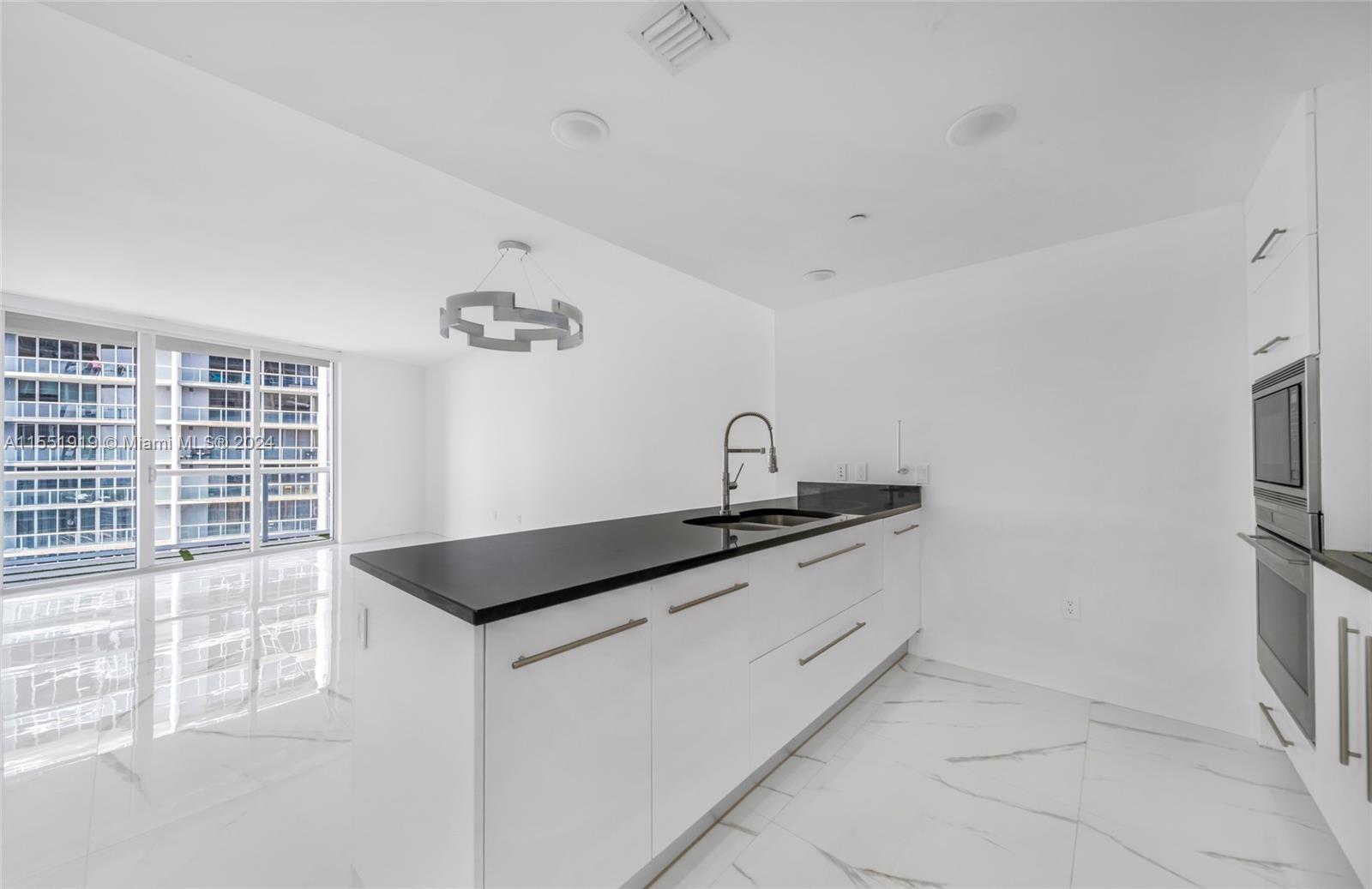 475 Brickell Ave 4811, Miami, Florida 33131, 1 Bedroom Bedrooms, ,1 BathroomBathrooms,Residential,For Sale,475 Brickell Ave 4811,A11551919