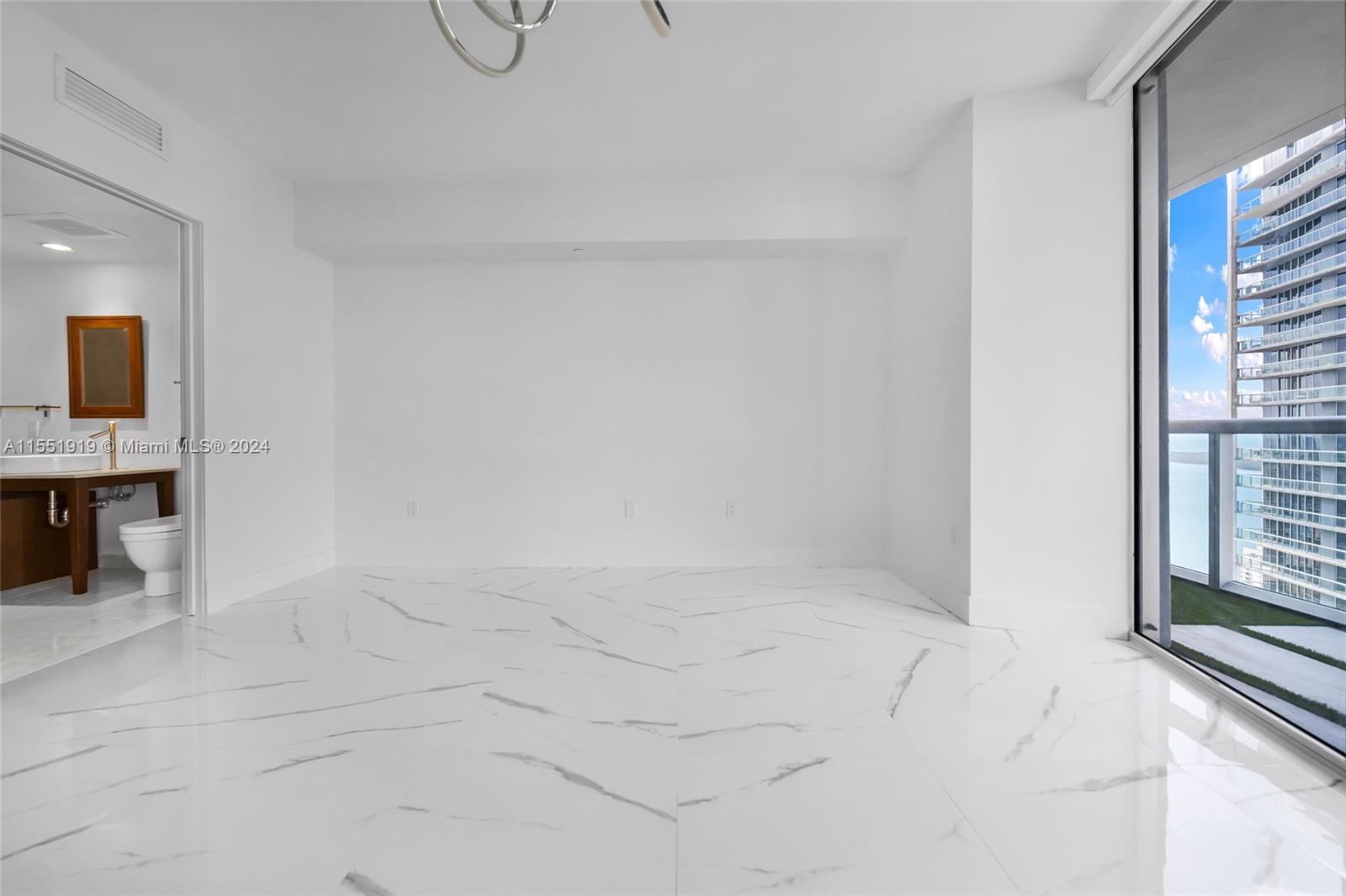 475 Brickell Ave 4811, Miami, Florida 33131, 1 Bedroom Bedrooms, ,1 BathroomBathrooms,Residential,For Sale,475 Brickell Ave 4811,A11551919