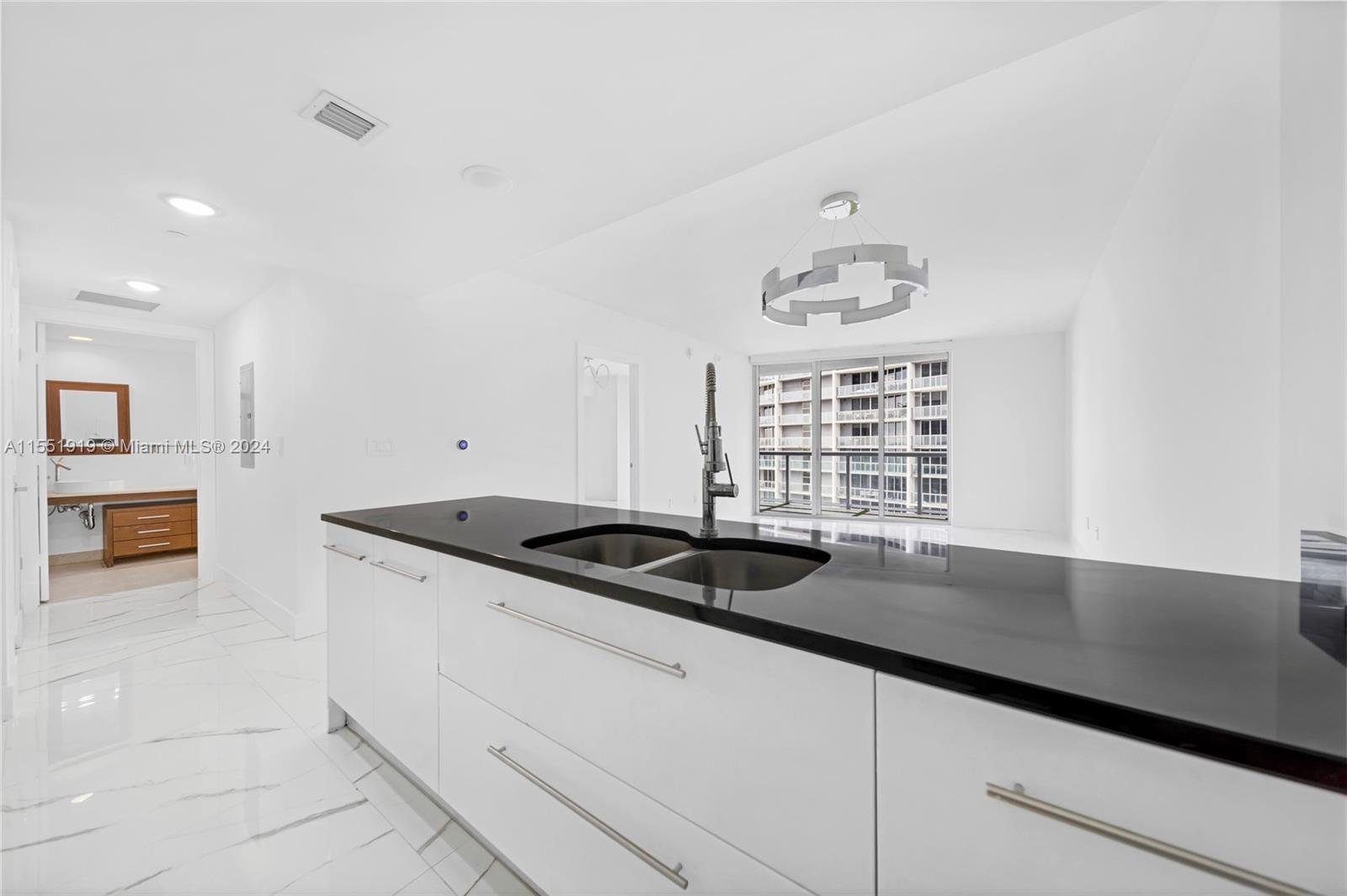 475 Brickell Ave 4811, Miami, Florida 33131, 1 Bedroom Bedrooms, ,1 BathroomBathrooms,Residential,For Sale,475 Brickell Ave 4811,A11551919