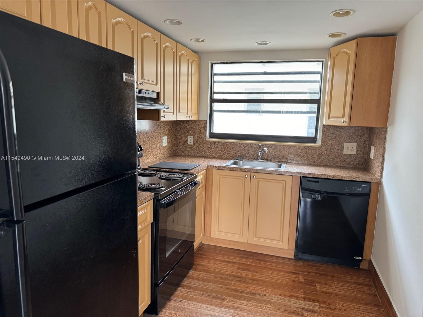 7740 Abbott Ave 2B, Miami Beach, Florida 33141, 2 Bedrooms Bedrooms, ,2 BathroomsBathrooms,Residential,For Sale,7740 Abbott Ave 2B,A11549490